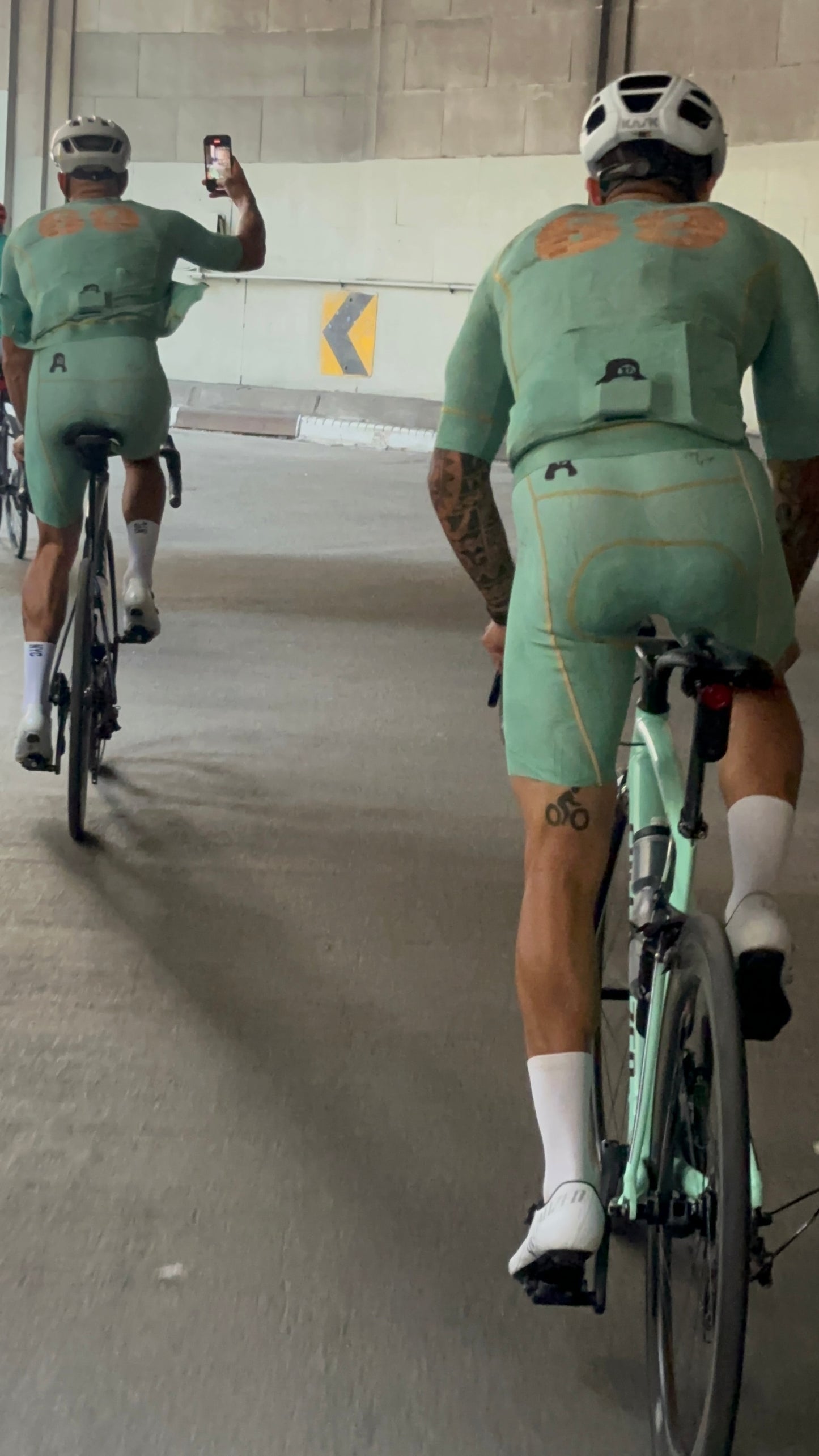 Men's 'NYC" Omni Bib Shorts - Statue